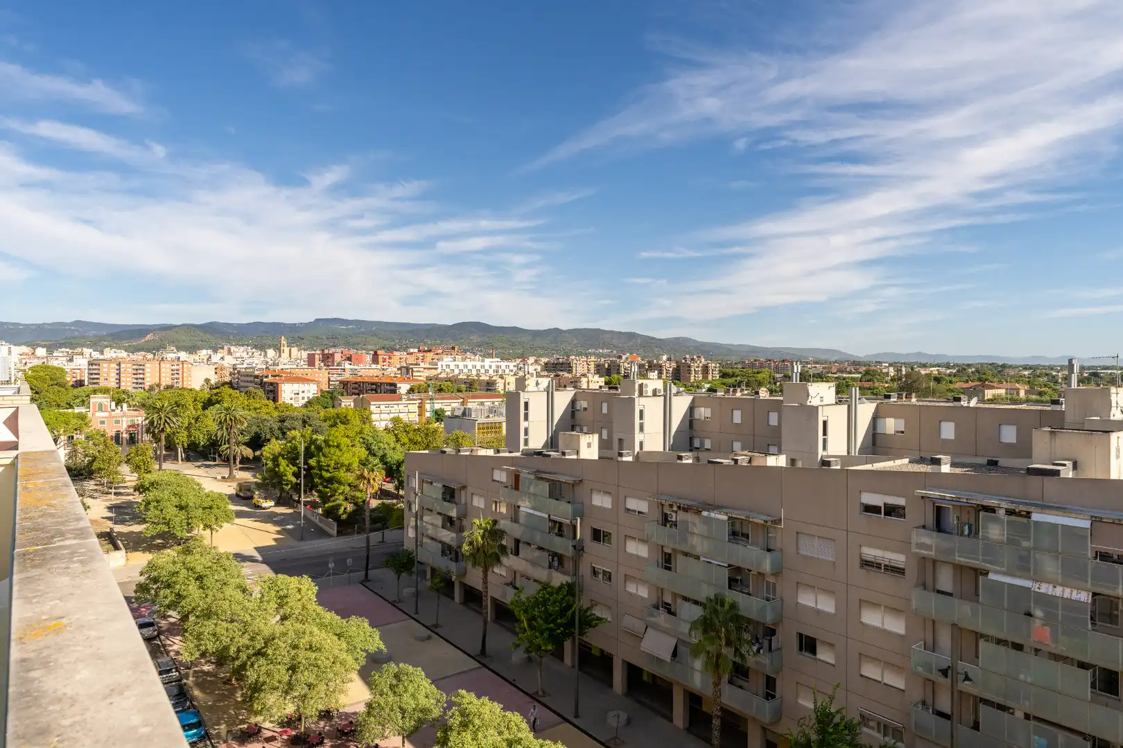 Vista exterior de Àtic en venda en Reus amb Aire condicionat, Calefacció i Parquet