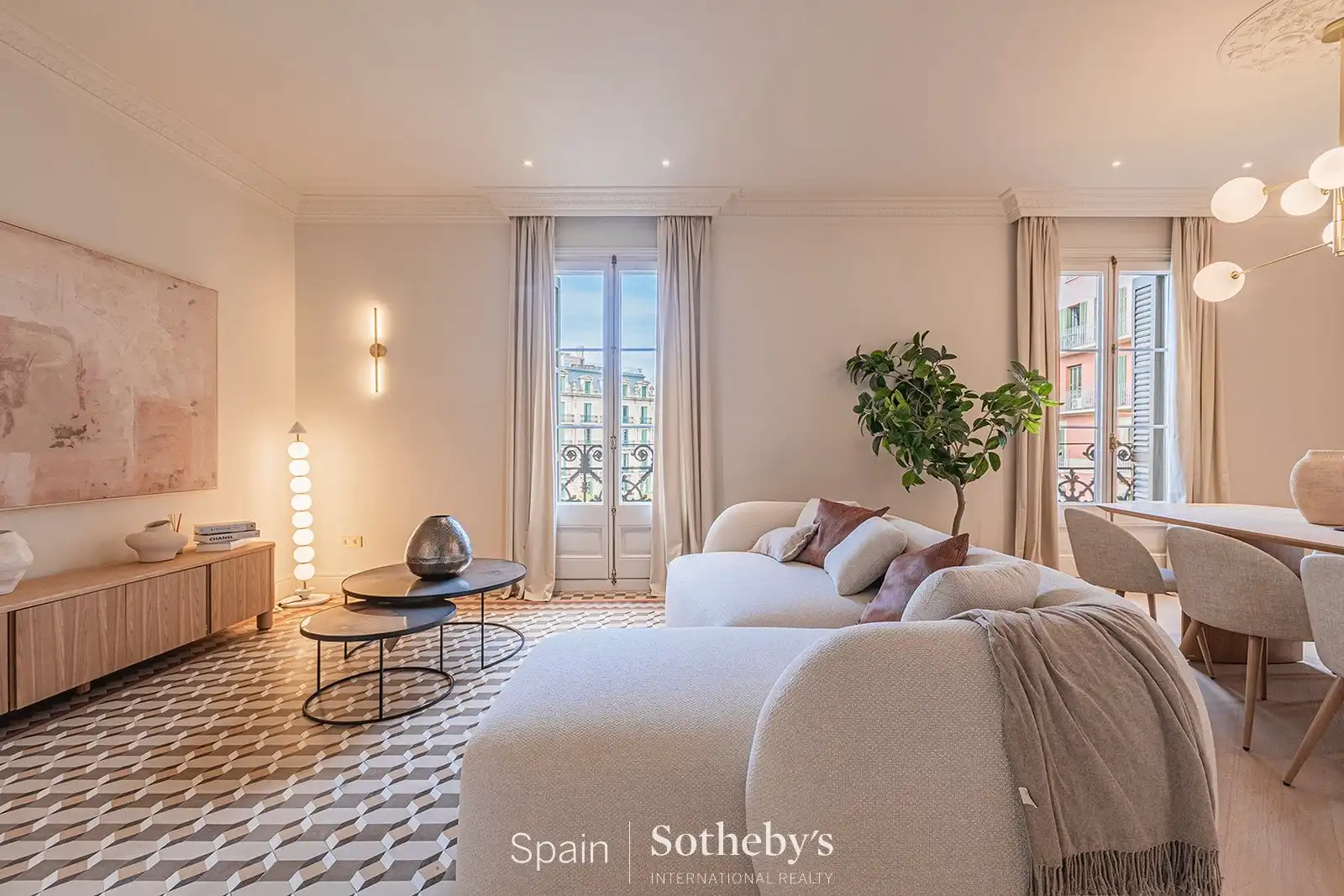 Apartament amb ascensor en venda a Gran Via de les Corts Catalanes