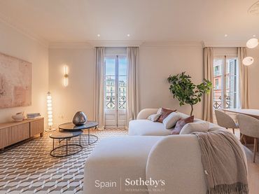 Appartement compact avec ascenseur à vendre à Gran Via de les Corts Catalanes