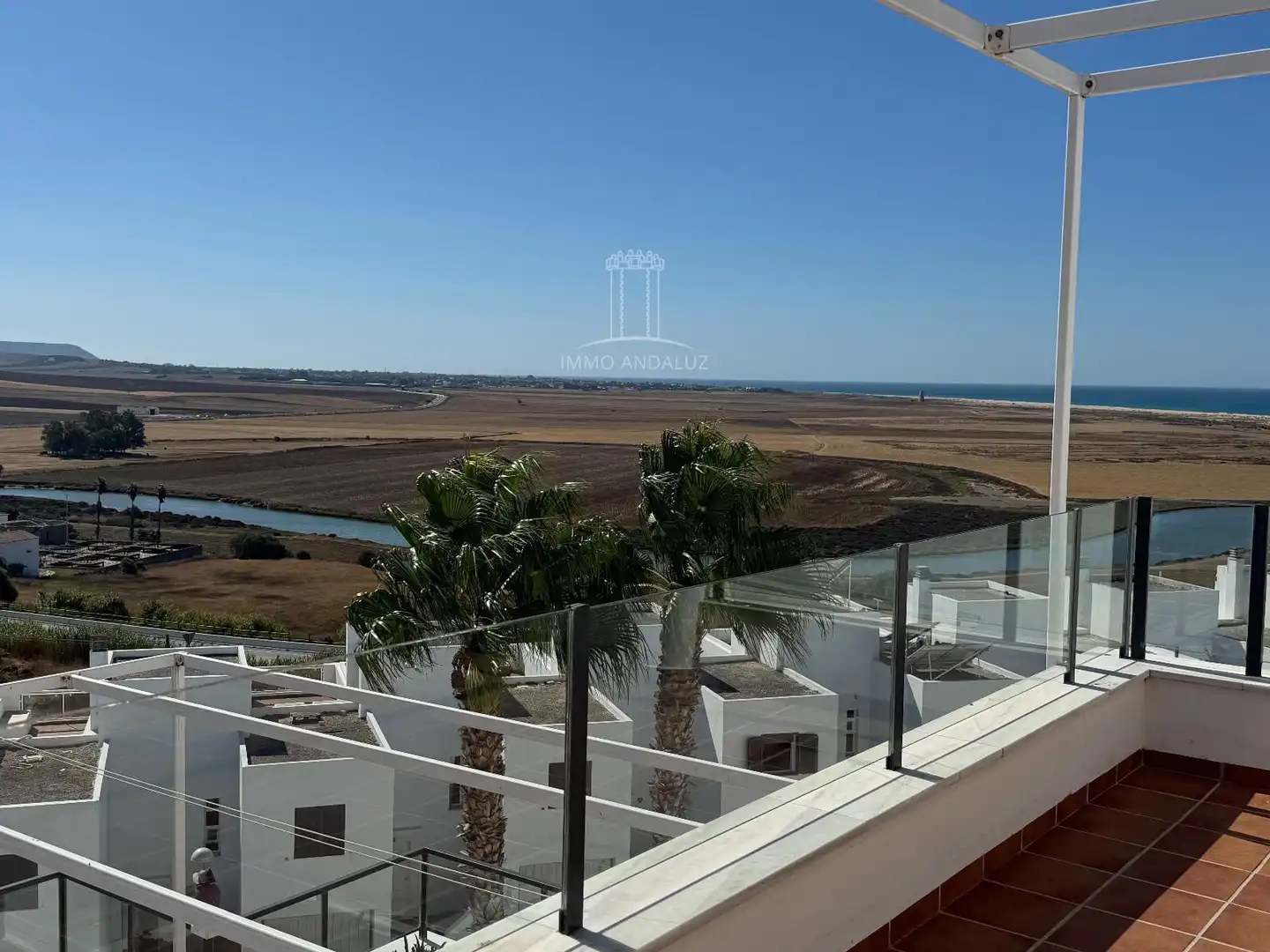 Außenansicht von Wohnung zum Verkauf in Conil de la Frontera mit Klimaanlage, Heizung und Terrasse