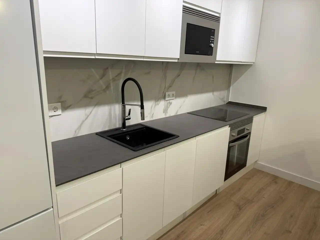 Kitchen of Flat for sale in Terrassa  with Air Conditioner, Parquet flooring and Furnished