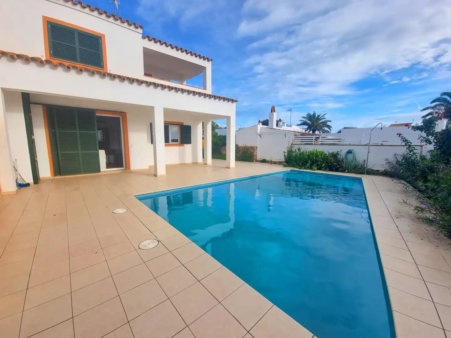 Chalet con piscina en venta en Carrer Península 5