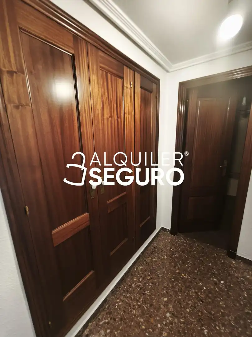 Piso de alquiler en Zaragoza con Calefacción, Terraza y Trastero