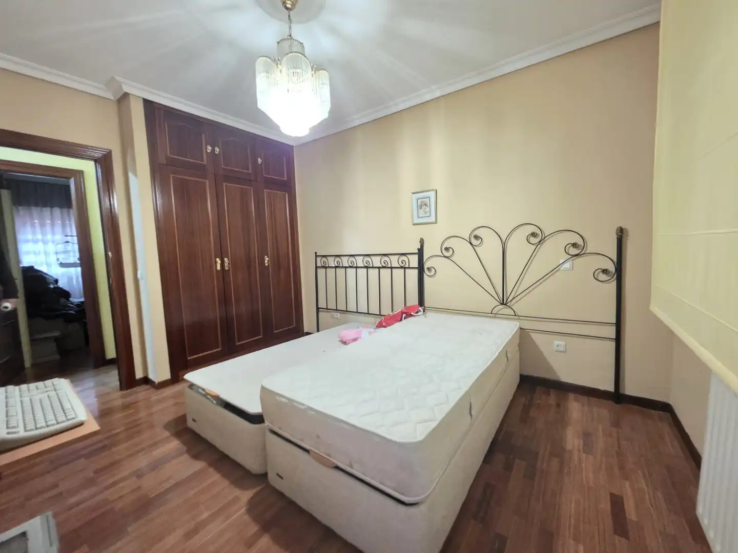 Habitación de Casa adosada en venta en Ciudad Real con Calefacción, Jardín privado y Piscina