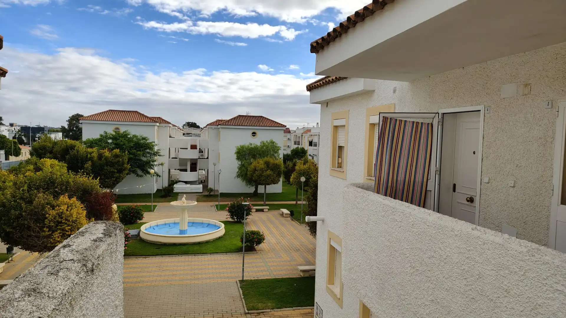 Vista exterior de Apartamento en venta en Rota con Amueblado, Lavadora y Microondas