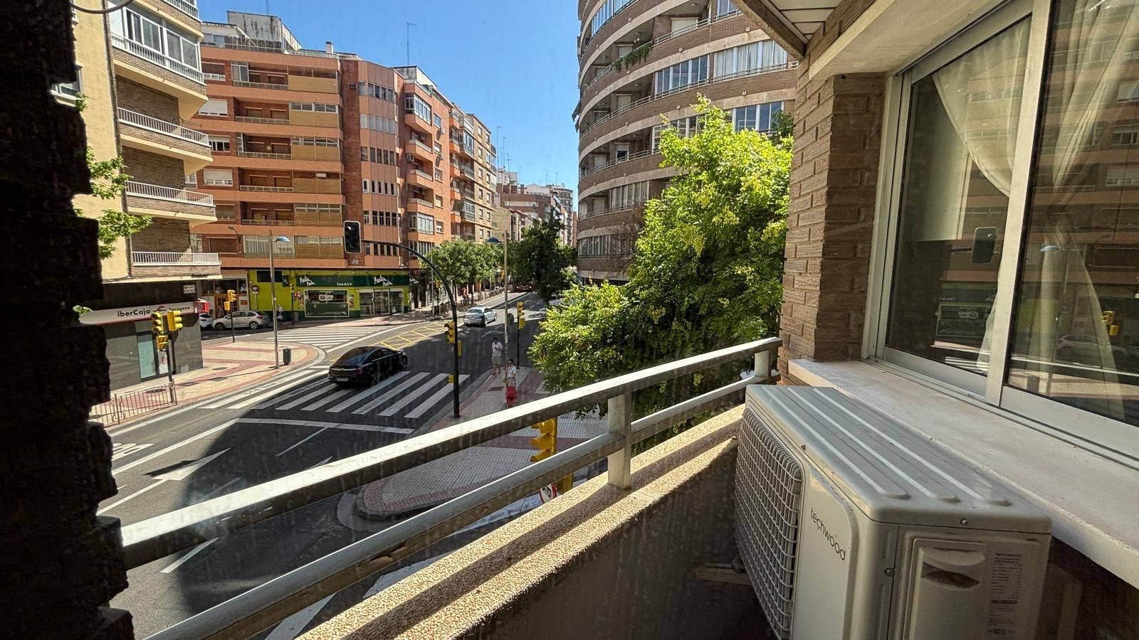 Exterior view of Flat to rent in  Zaragoza Capital