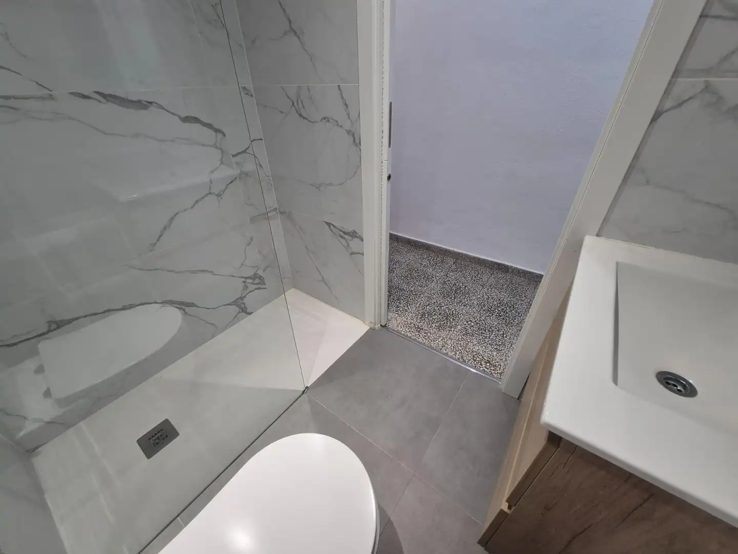 Bathroom of Flat for rent in Mislata  with Air Conditioner and Furnished
