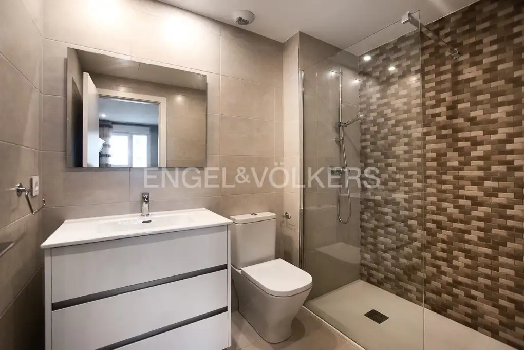 Bathroom of Apartments for sale in Castellón de la Plana / Castelló de la Plana  with Air Conditioner, Heating and Storage room