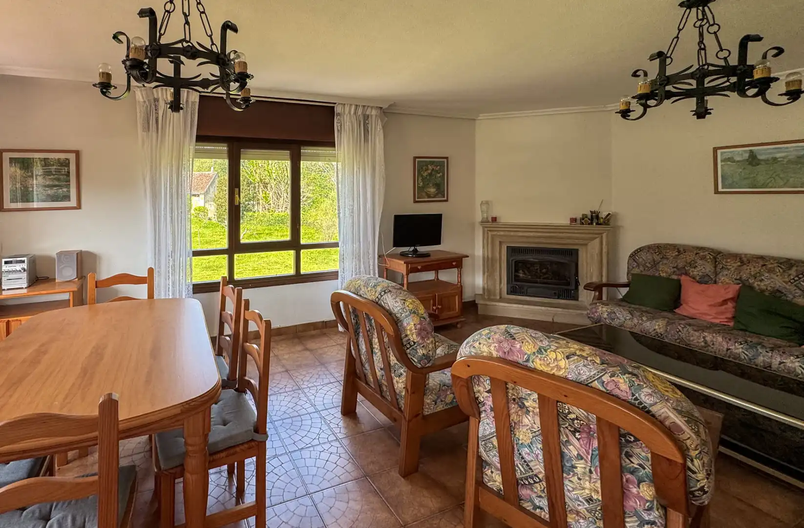 Sala de estar de Casa o chalet en venta en Alfoz de Lloredo con Jardín privado