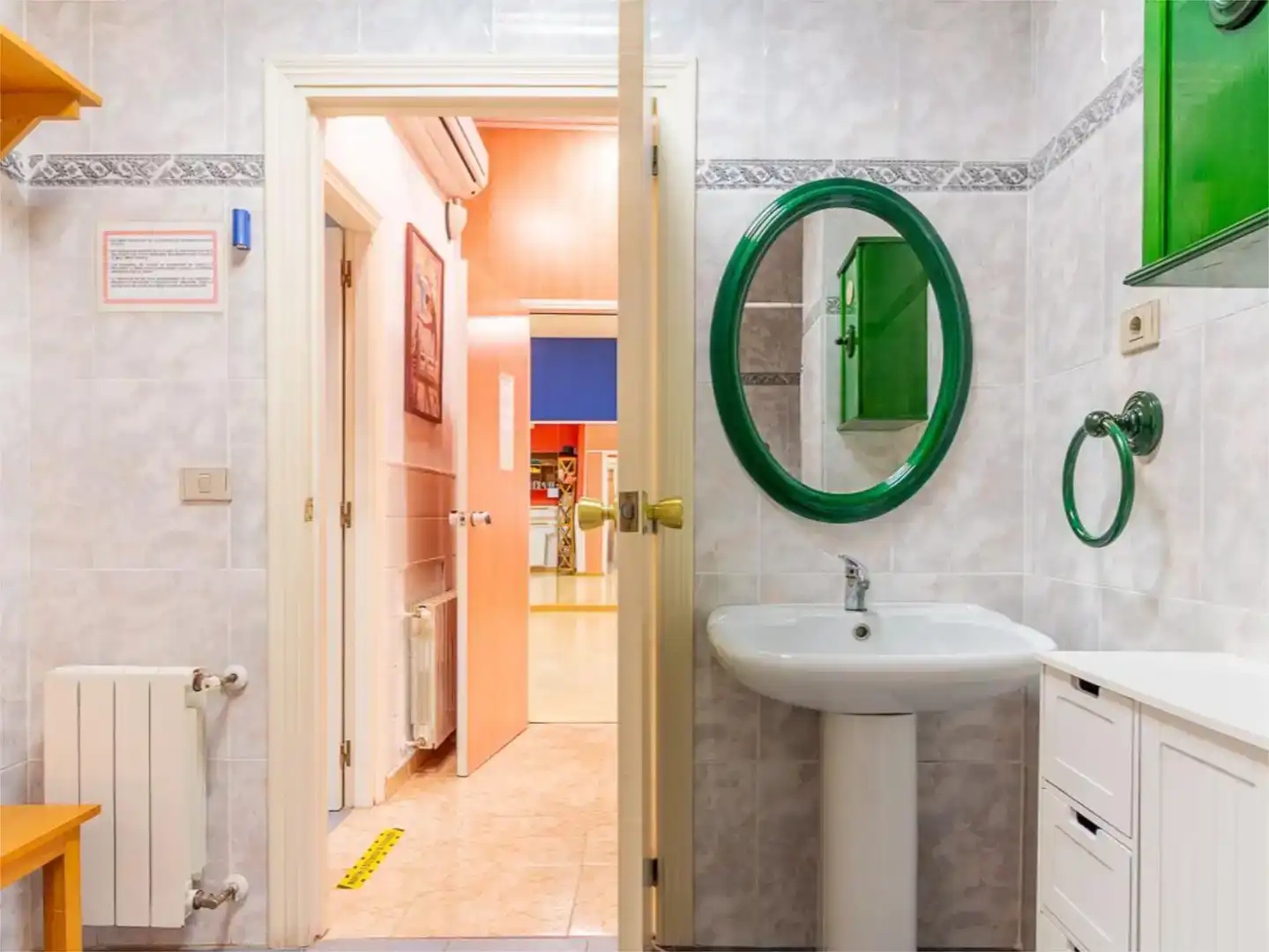 Baño de Local en venta en Benicasim / Benicàssim con Aire acondicionado, Parquet y Amueblado