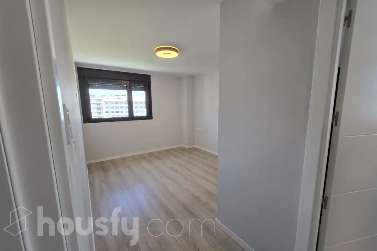 Schlafzimmer von Wohnung zur Miete in Sant Adrià de Besòs mit Klimaanlage und Balkon