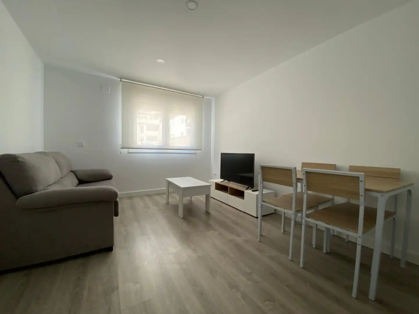 Wohnungen zur Miete in Calle Teodoro Camino, Centro