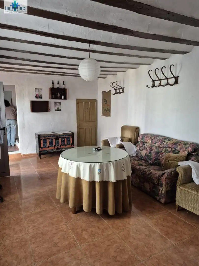 Sala d'estar de Casa o xalet en venda en Alcadozo amb Moblat