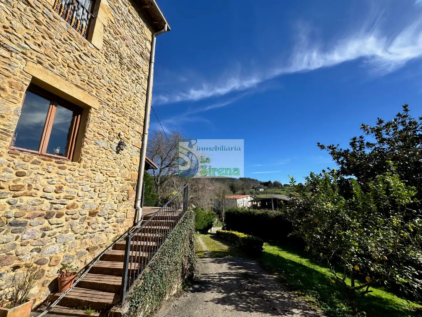 Vista exterior de Casa o chalet en venta en Castro-Urdiales con Calefacción, Jardín privado y Terraza