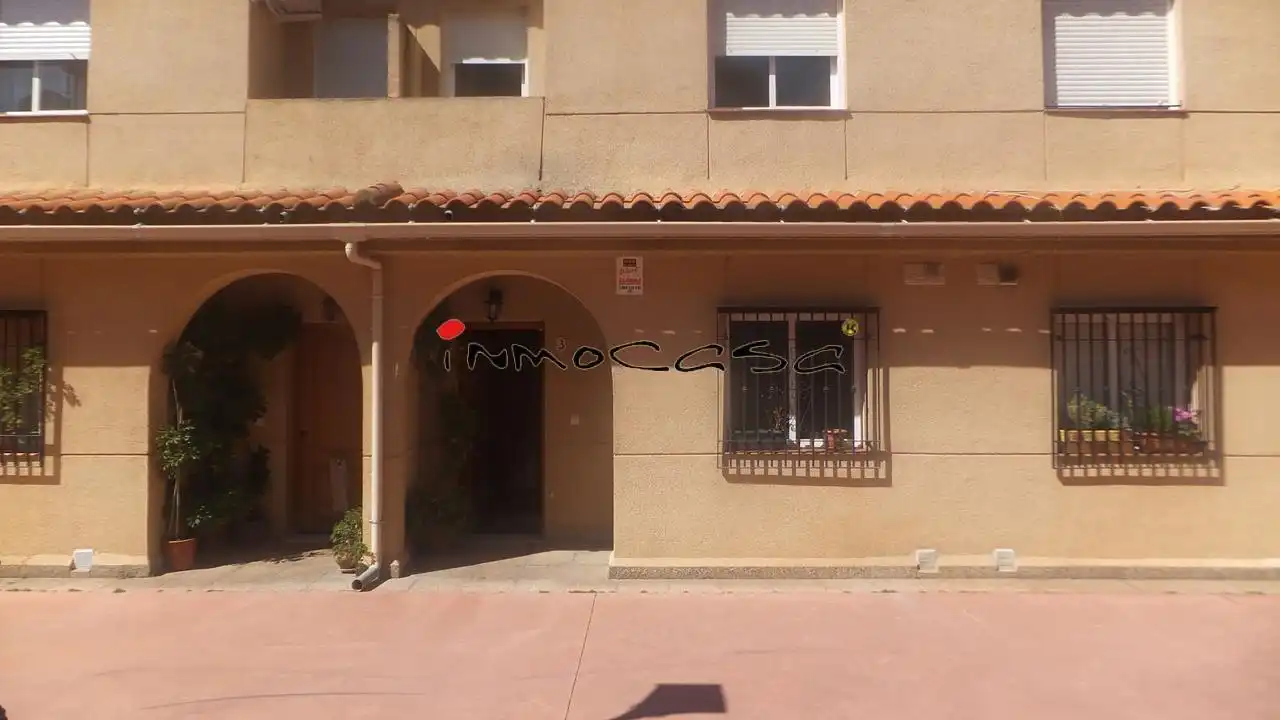 Casa adosada de alquiler en Calle ALAMO BLANCO, 1, Ogíjares