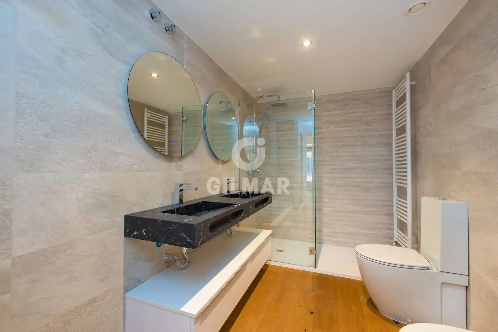 Baño de Piso en venta en Madrid con Calefacción, Trastero y Piscina