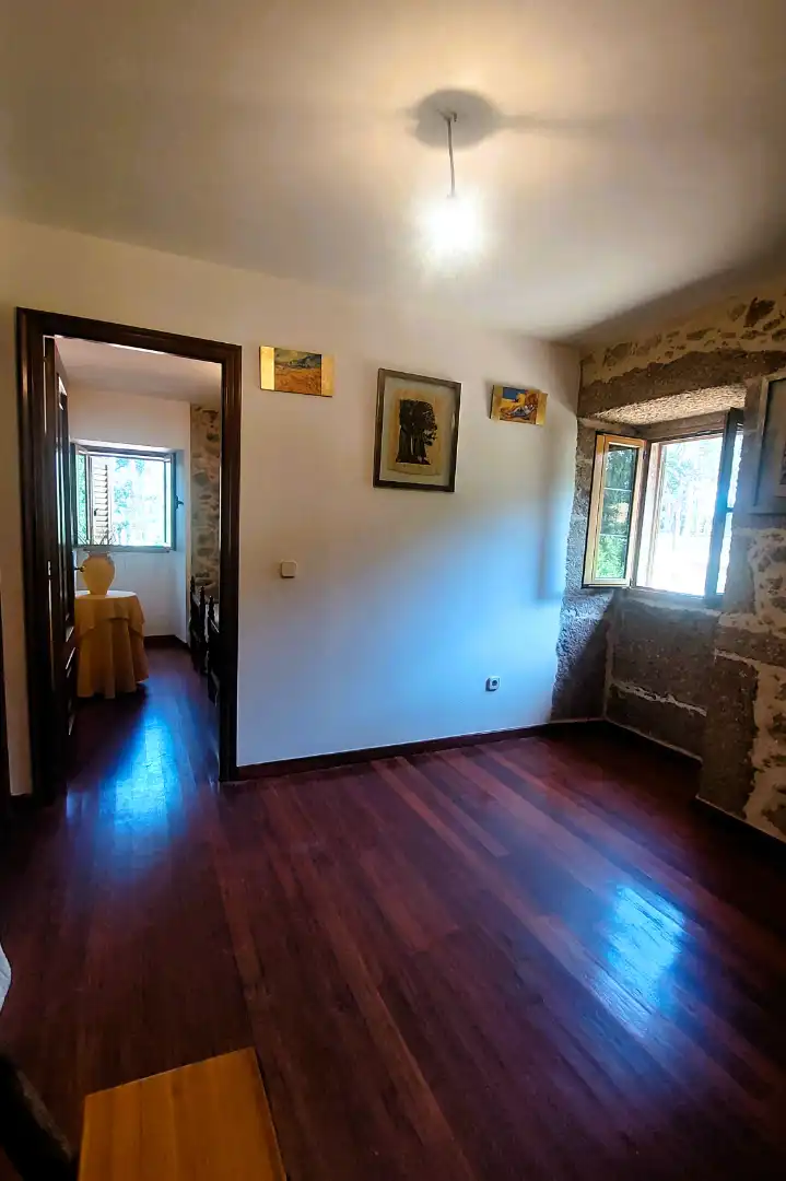 Finca rústica en venta en Barro con Jardín privado, Terraza y Amueblado