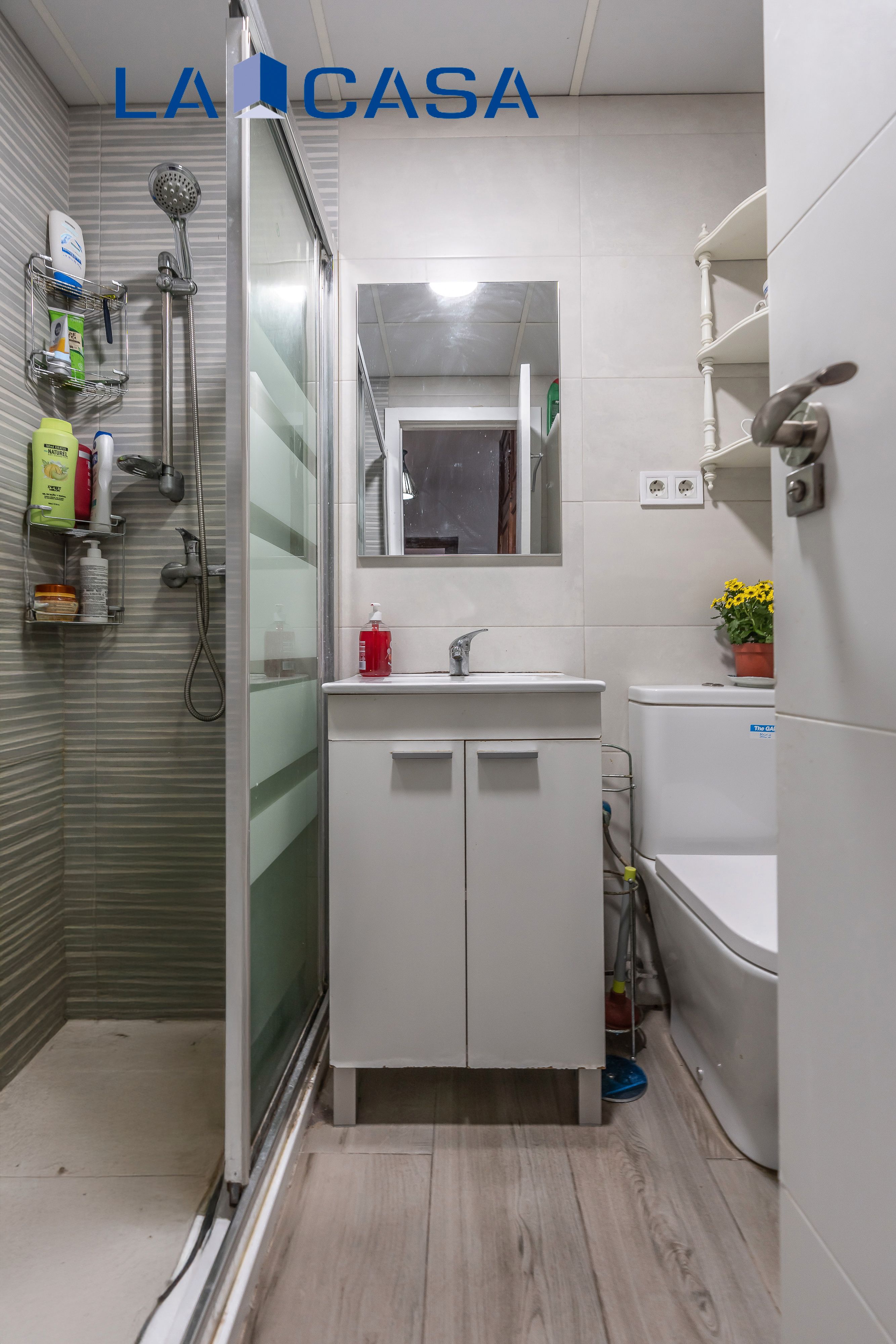 Bathroom of Flat for sale in  Madrid Capital  with Heating