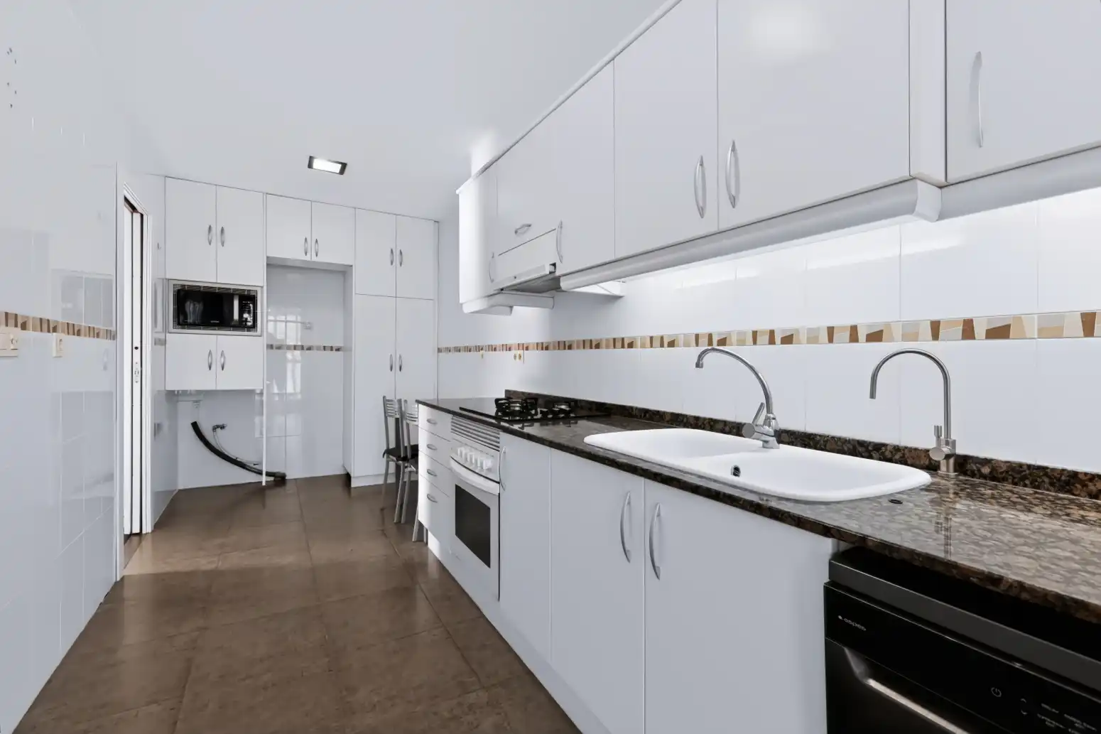 Kitchen of Flat for sale in Alaquàs  with Air Conditioner, Parquet flooring and Storage room