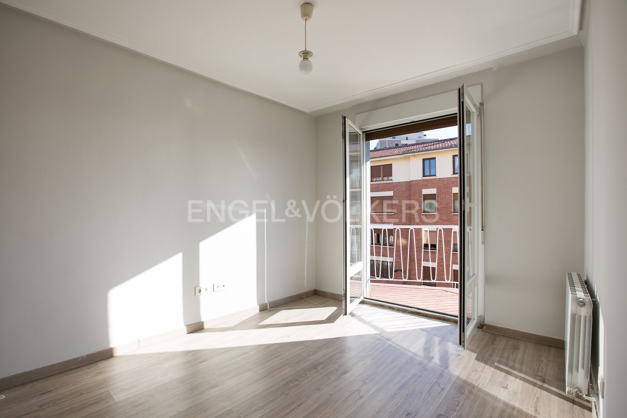 Sala d'estar de Apartament en venda en Bilbao  amb Aire condicionat, Calefacció i Balcó