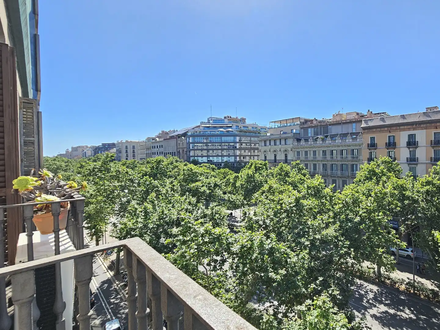 Vista exterior de Oficina de alquiler en Barcelona con Aire acondicionado, Calefacción y Balcón