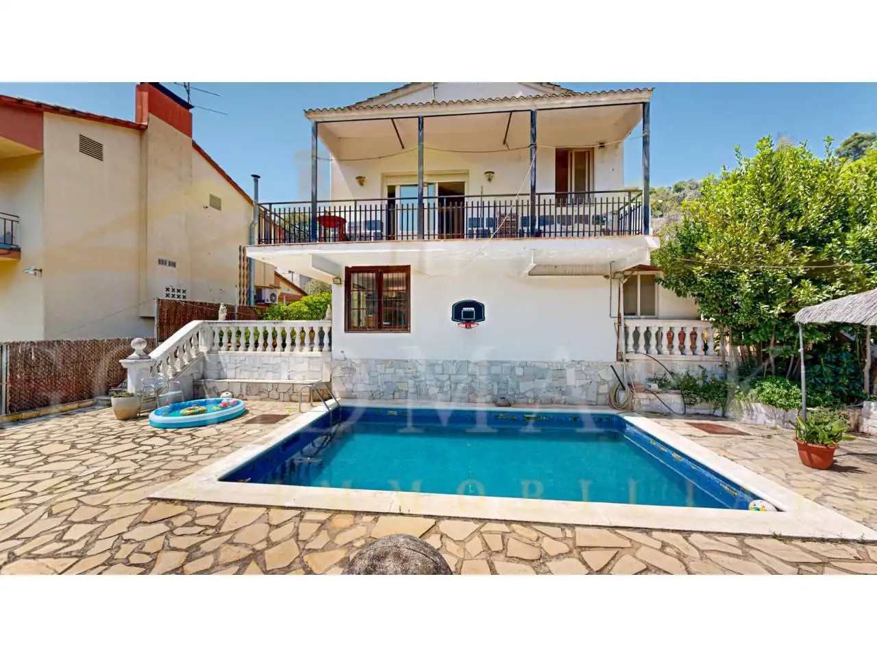 Vista exterior de Casa o xalet en venda en Corbera de Llobregat amb Calefacció, Jardí privat i Terrassa