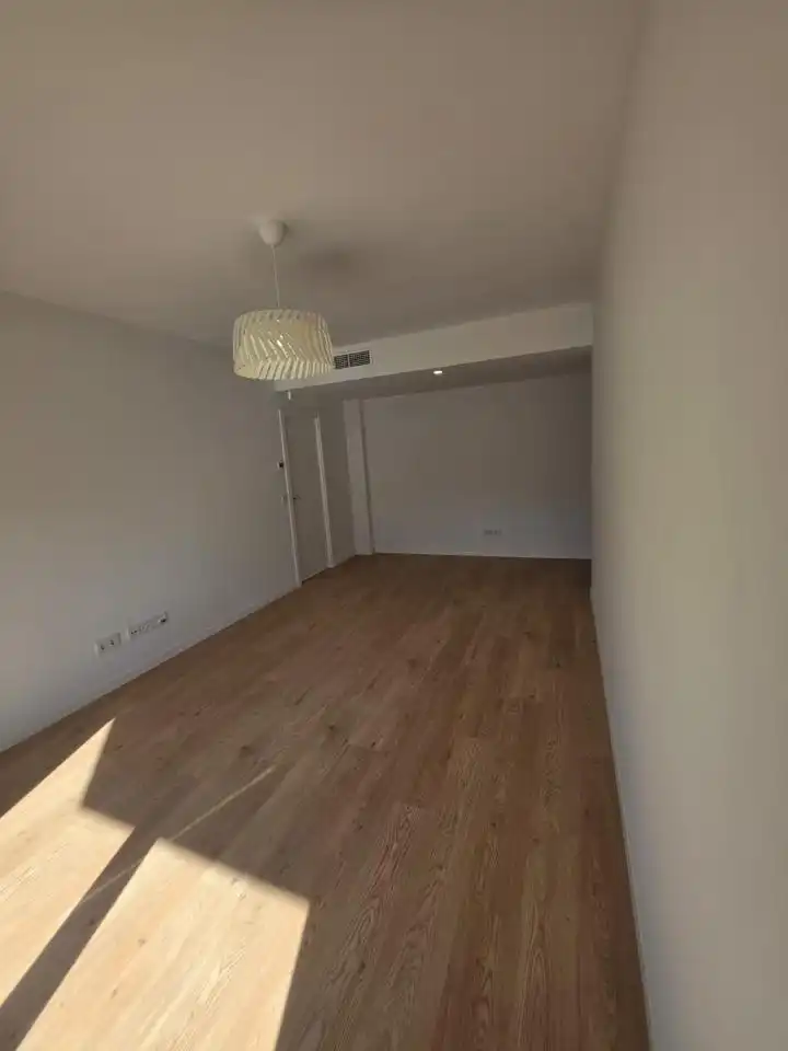 Wohnung zur Miete in Dos Hermanas mit Klimaanlage, Terrasse und Gemeinschaftspool