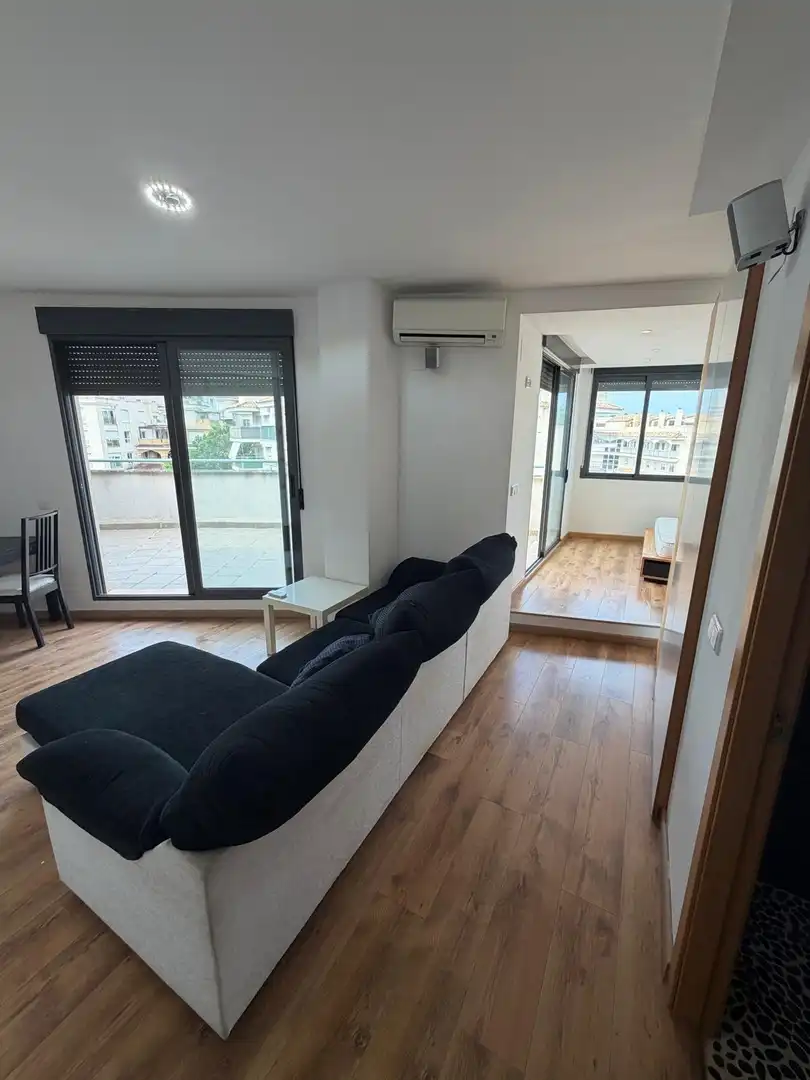 Wohnzimmer von Dachboden zum Verkauf in Náquera mit Privatgarten, Möbliert und Balkon