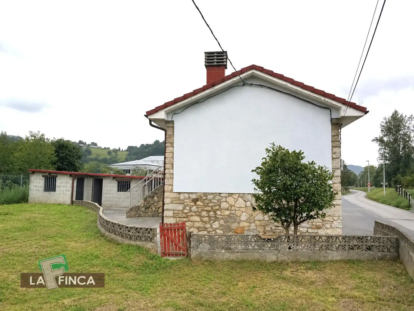Casa adosada en venda a VEGALENCIA, Ribera de Arriba