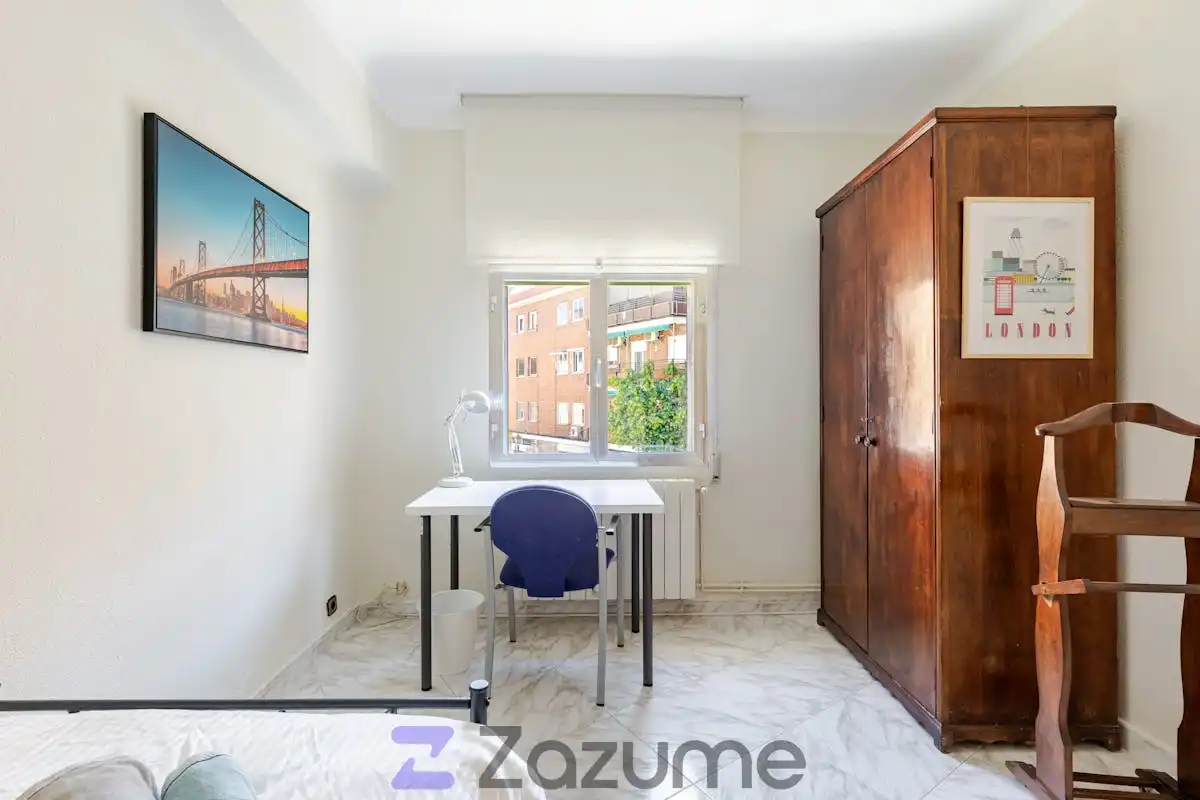 Bedroom of Flat for rent in Madrid  with Heating, Furnished and Washing machine
