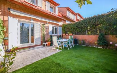 Garden of Single-family semi-detached for sale in Tres Cantos  with Air Conditioner, Heating and Private garden