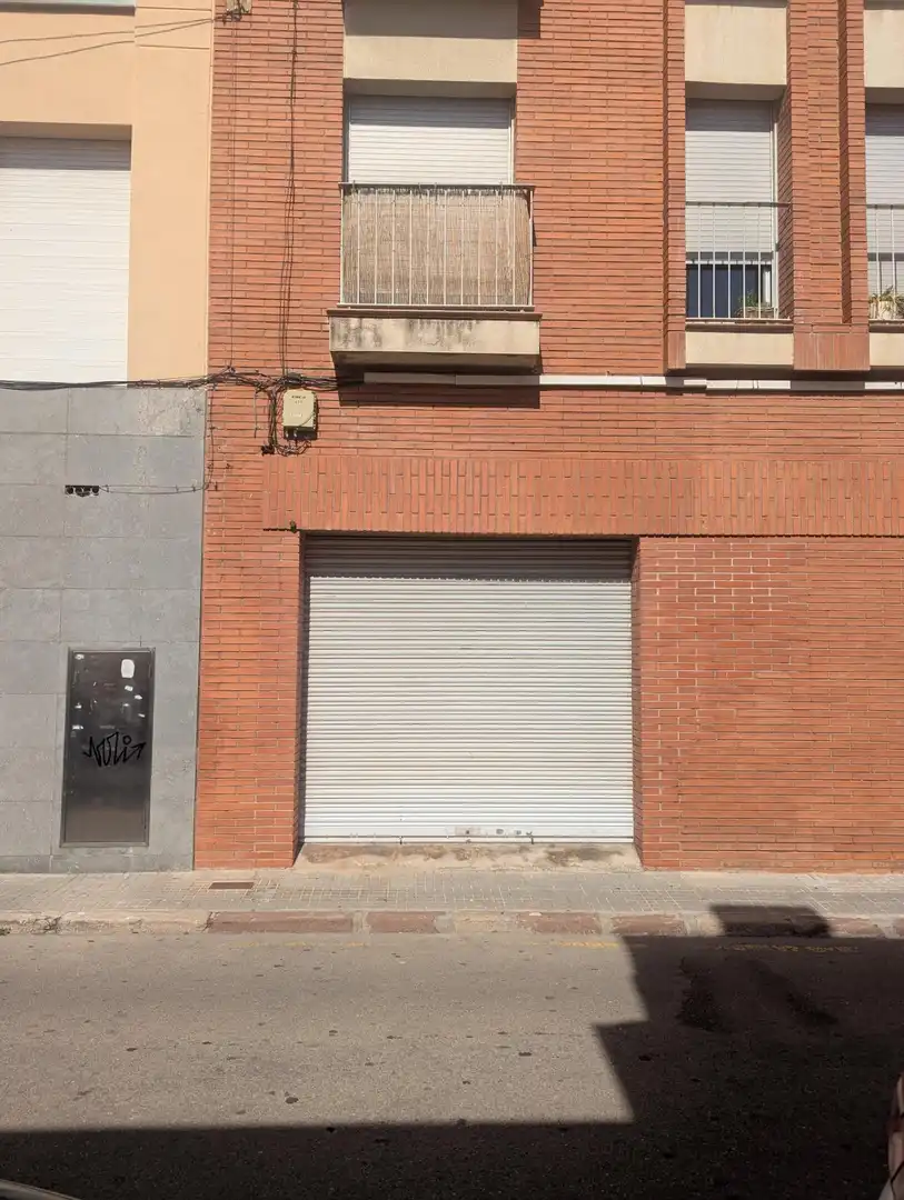 Local comercial en alquiler en Carrer d'Antoni Gaudí, imagen 2