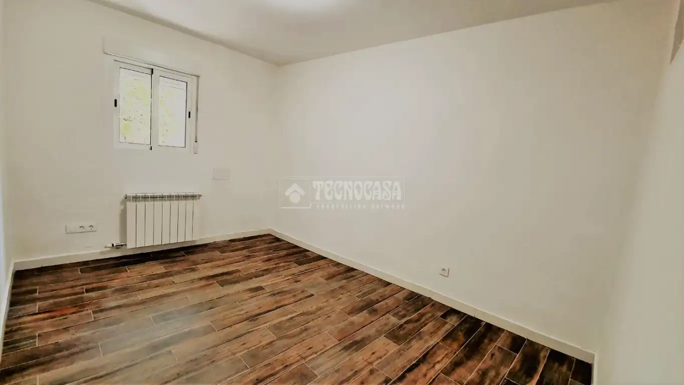 Schlafzimmer von Gebäude zum Verkauf in Zaragoza