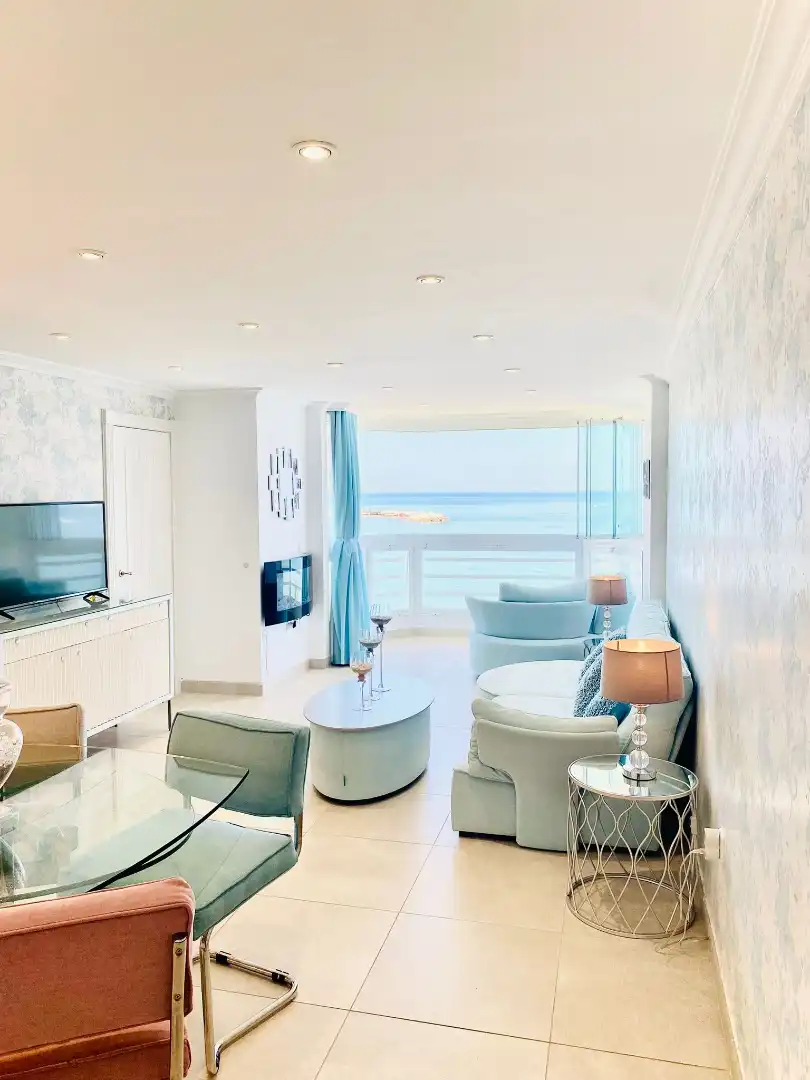 Wohnzimmer von Wohnung zur Miete in Benalmádena mit Klimaanlage, Terrasse und Möbliert