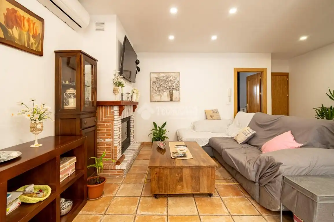Casa bifamiliare in vendita a Peligros, imagen 2