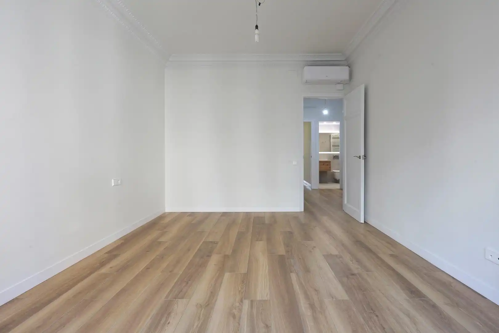 Flat for rent in Barcelona  with Air Conditioner, Heating and Parquet flooring