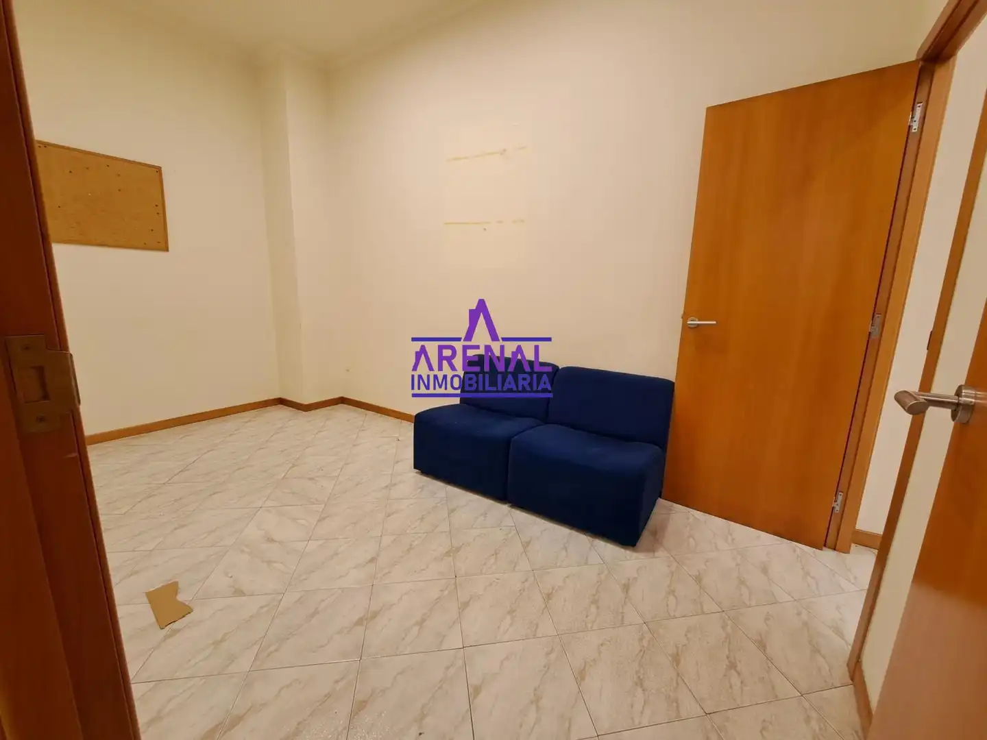 Oficina de alquiler en A Pobra do Caramiñal