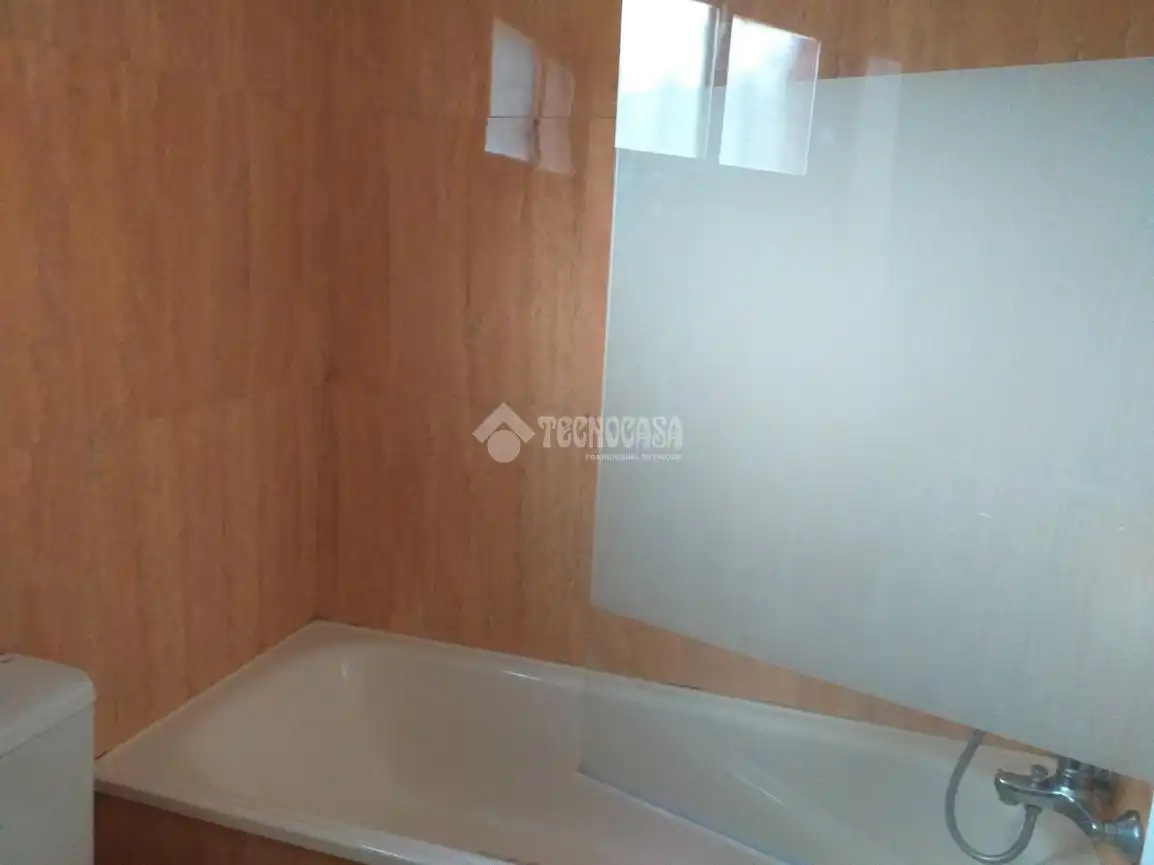 Badezimmer von Wohnung zur Miete in Alcorcón