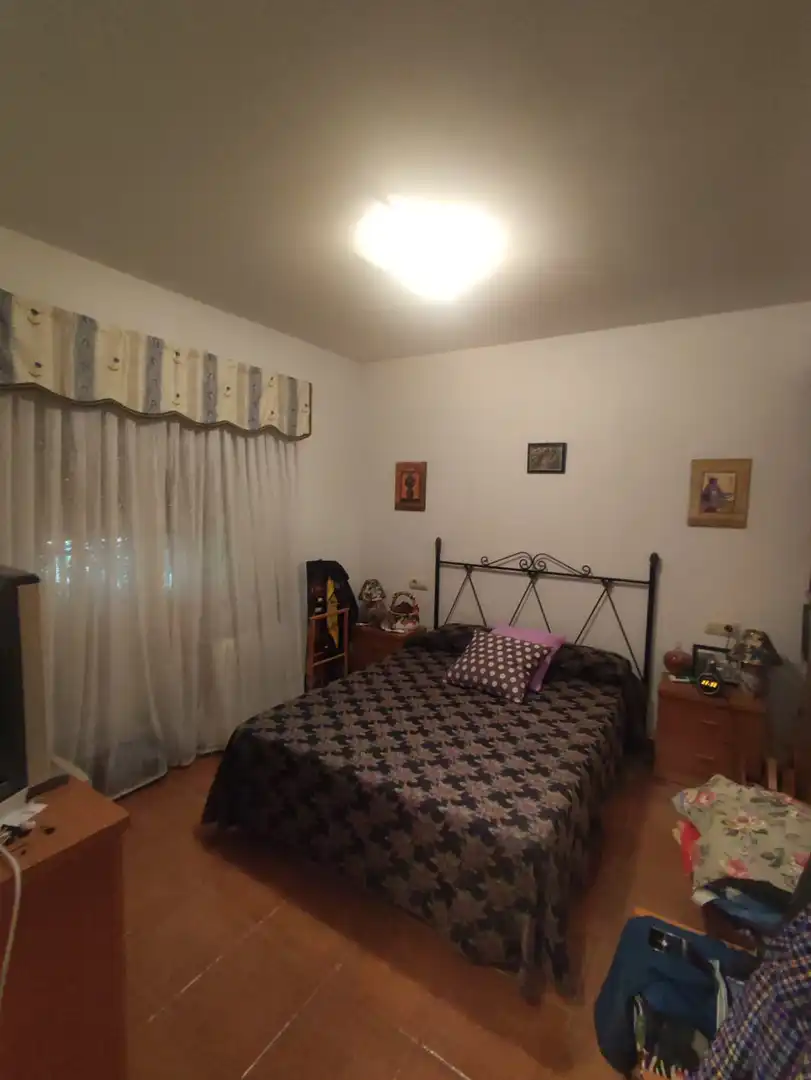 Schlafzimmer von Maisonette zum Verkauf in Casas del Castañar mit Möbliert und Balkon