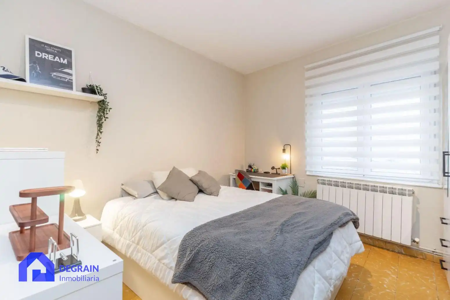 Bedroom of Flat for rent in Oviedo   with Furnished