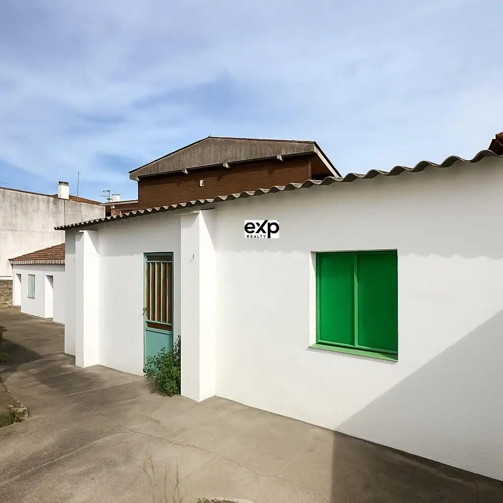 Vista exterior de Casa o chalet en venta en Madroñera con Aire acondicionado, Calefacción y Jardín privado