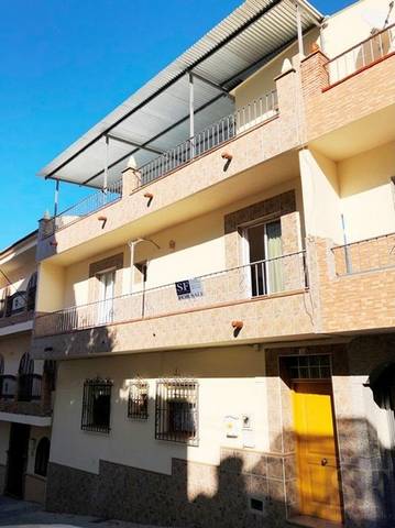 Casa adosada en Venta en Sayalonga