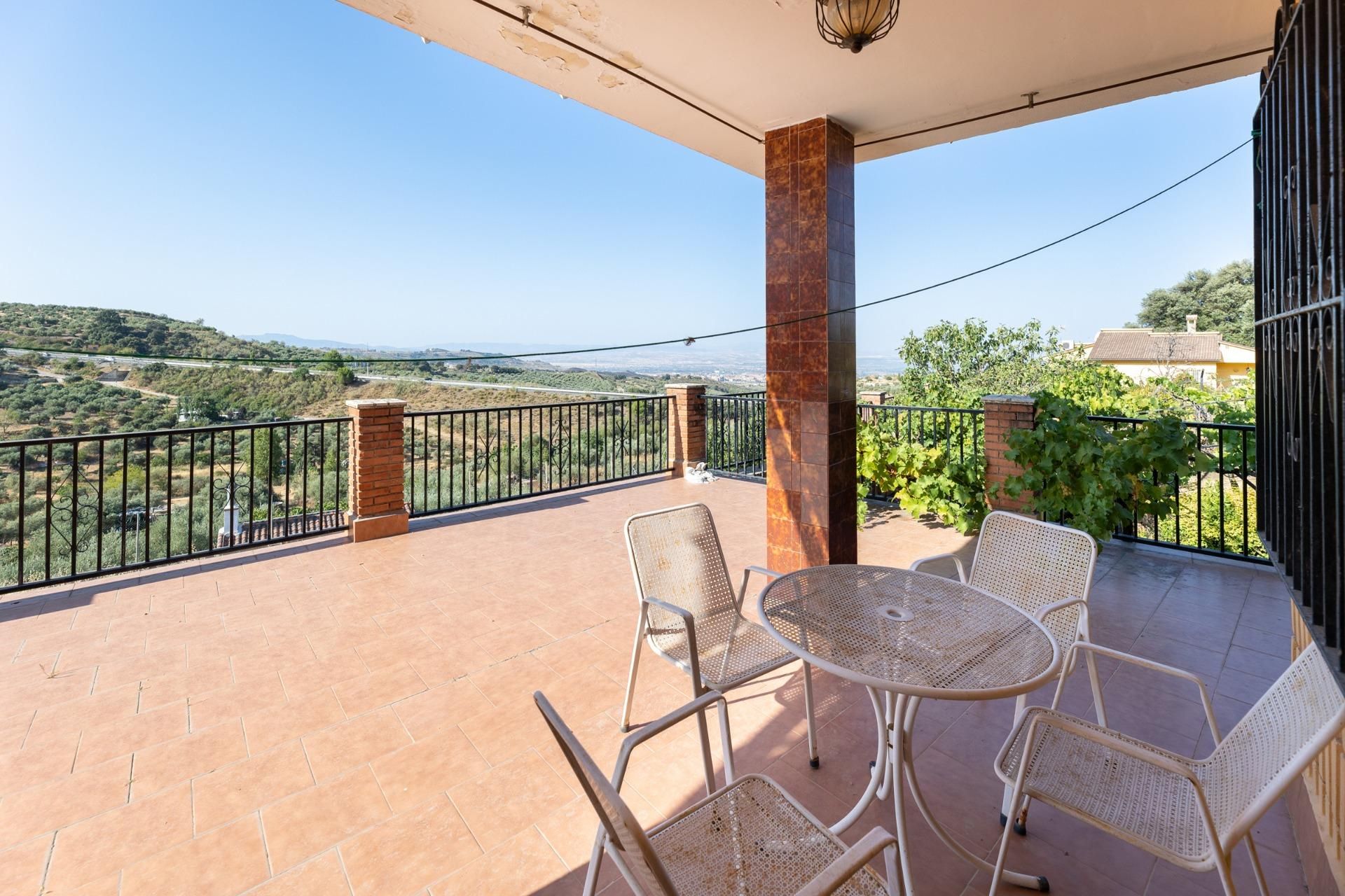 Terrassa de Casa o xalet en venda en Alfacar amb Calefacció, Jardí privat i Terrassa