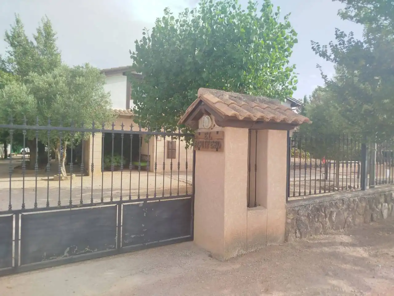 Chalet con piscina en venta en Calle Ctra Lagunas de Ruidera 0.9, imagen 2