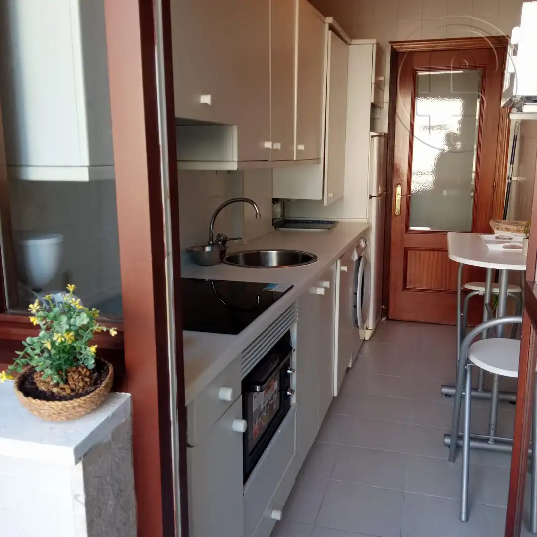 Cocina de Piso de alquiler en Santander con Calefacción, Amueblado y Microondas