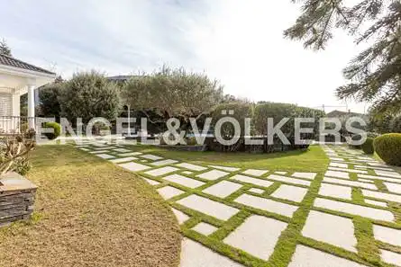 Houses for sale in Fontenebro - Altavista