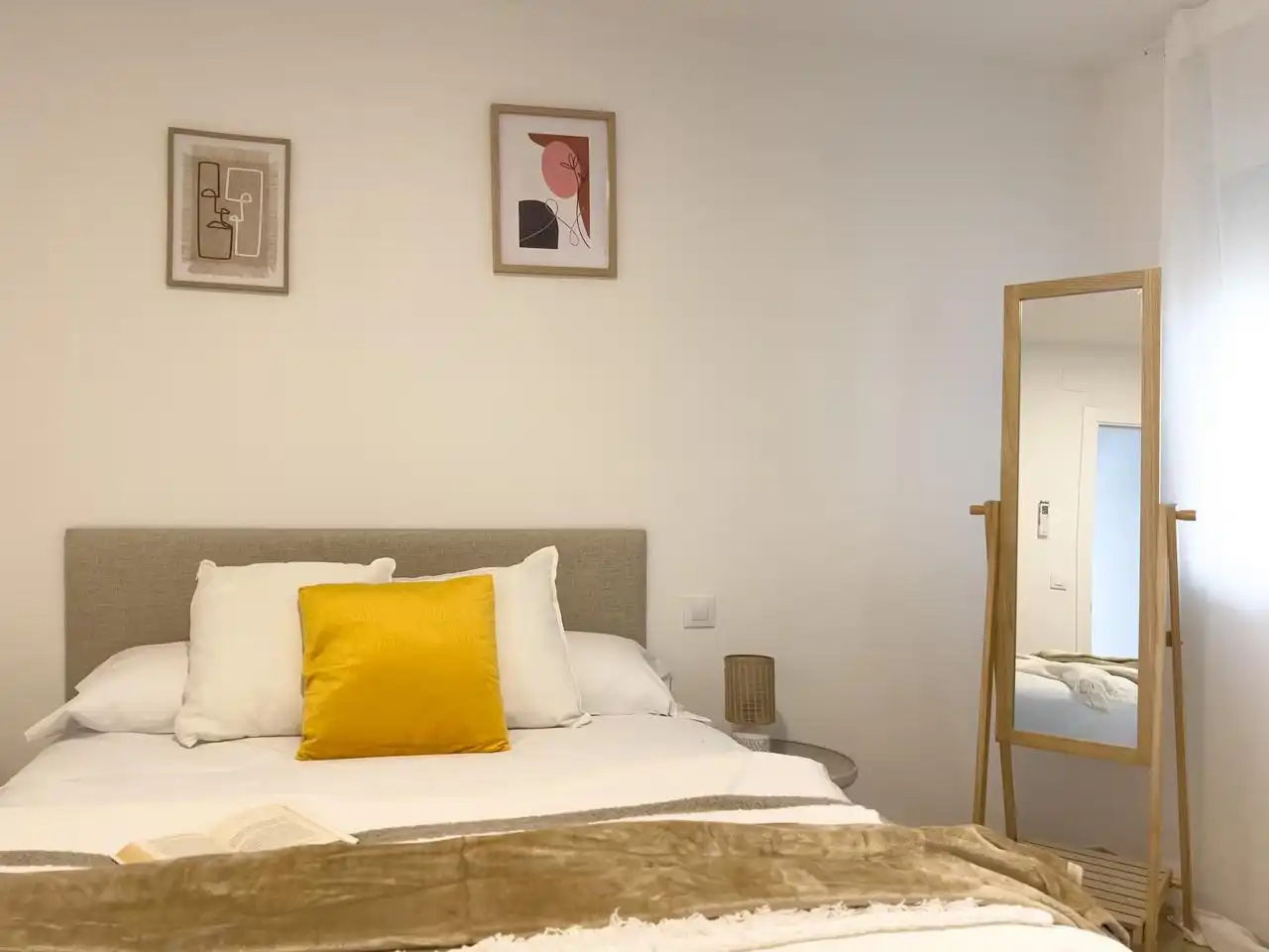 Schlafzimmer von Wohnung zur Miete in Centre - Sant Josep - Sanfeliu