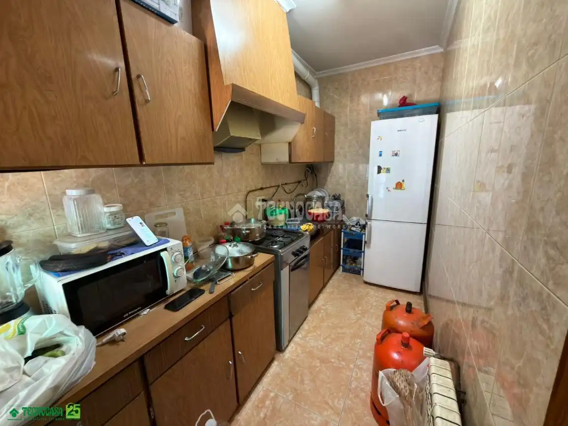 Cuina de Casa adosada en venda en Bolaños de Calatrava amb Calefacció