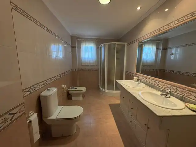 Baño de Casa o chalet en venta en Algeciras con Aire acondicionado, Jardín privado y Terraza
