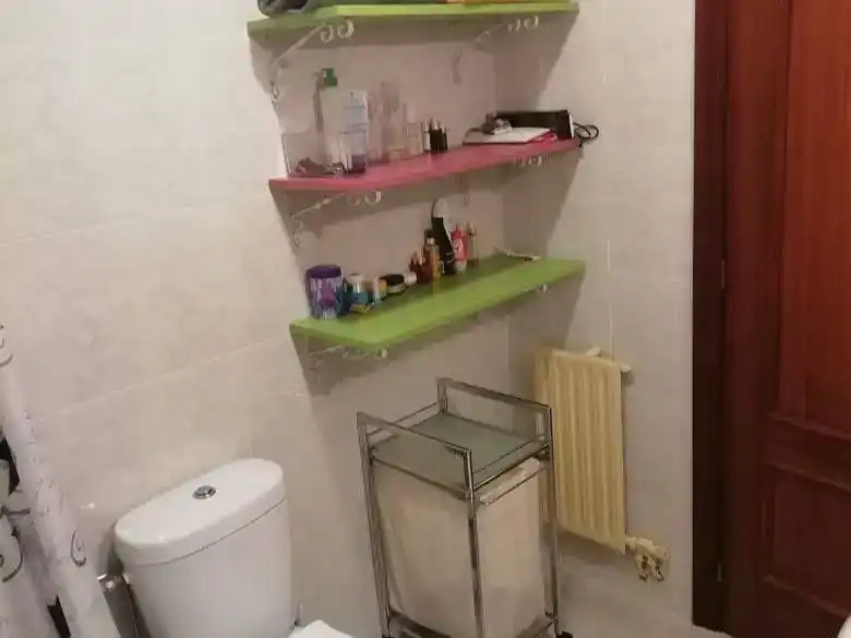 Bany de Pis en venda en Poio amb Balcó